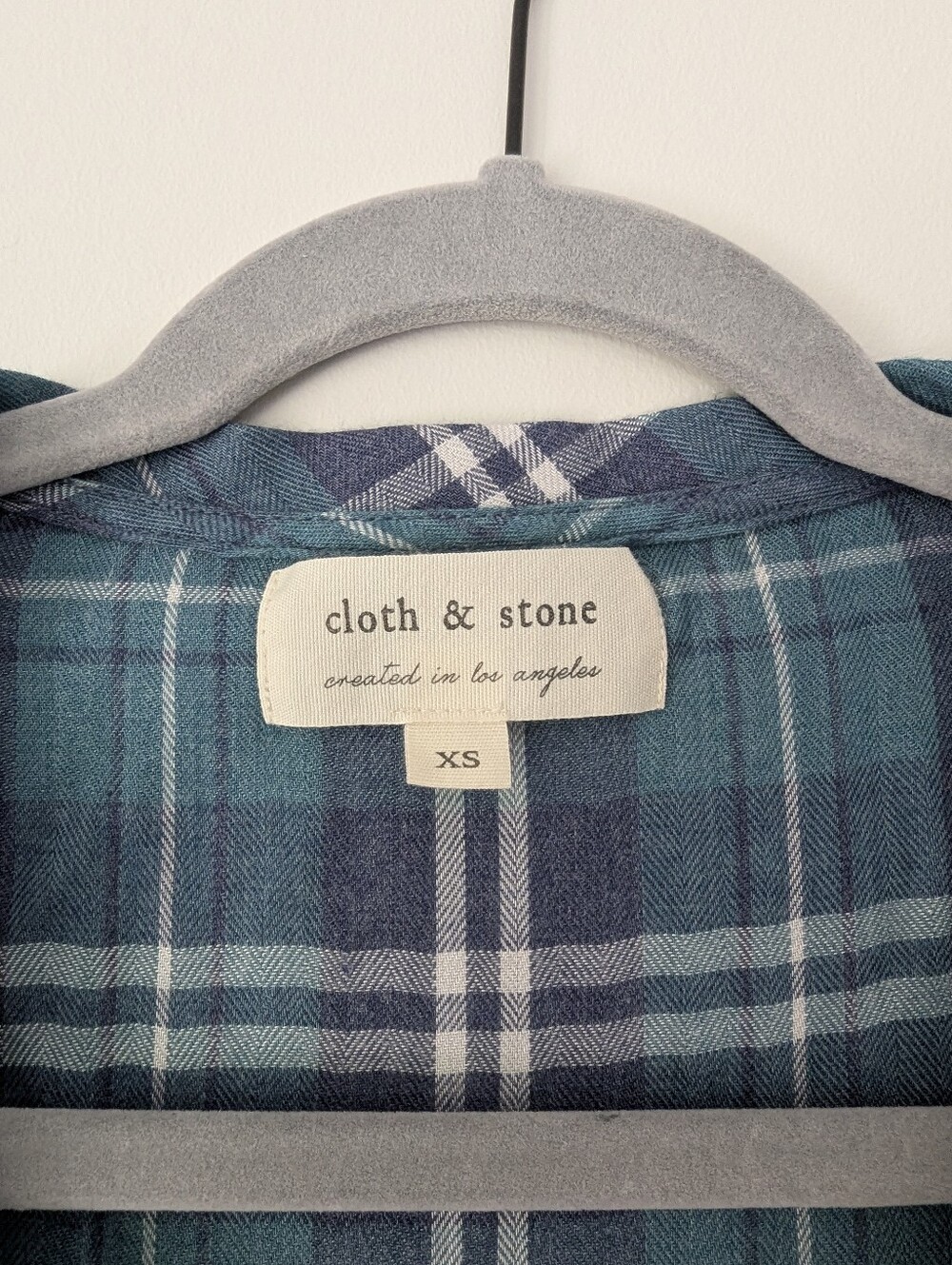 Cloth & Stone Anthropologie Navy Teal Plaid V-Neck Short Sleeve Blouse High-Low - Picture 2 of 7